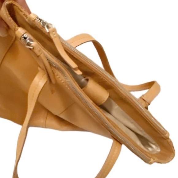 GUC~”Uniquely Crafted” by Artisans in India Leather Shoulder Bag, Quiet Luxury - Picture 3 of 13